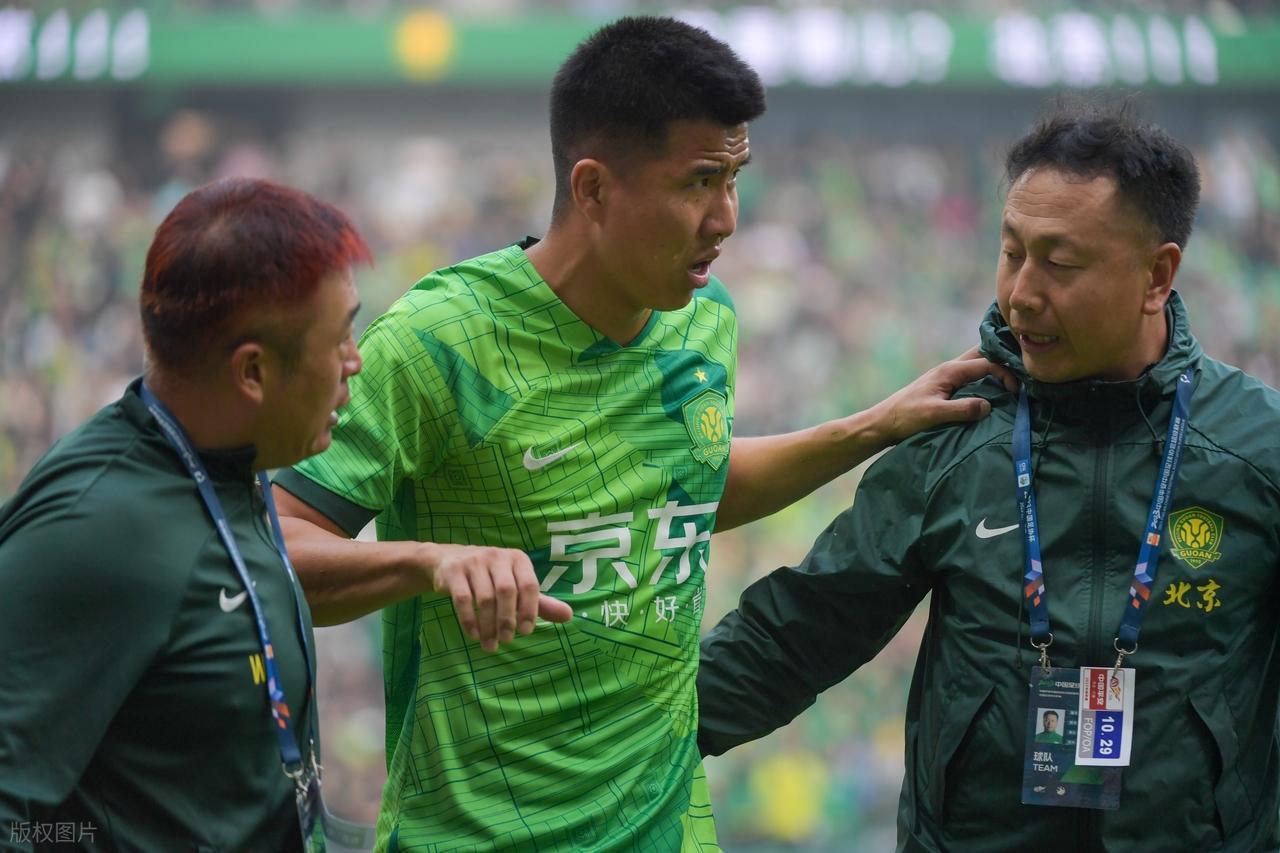 世预赛官网客户端-大反转!北京国安这是什么操作?官宣续约两名必走之人,球迷热议