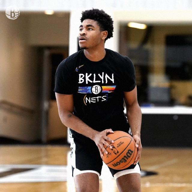 1632730772052098363.jpg 世预赛手机观看平台-八大疑问待篮网媒体日解惑:欧文打疫苗了吗?