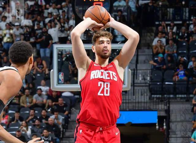 申京找回高效打法，轰33+9+6 火箭1号位送14助攻 只差投篮成核心