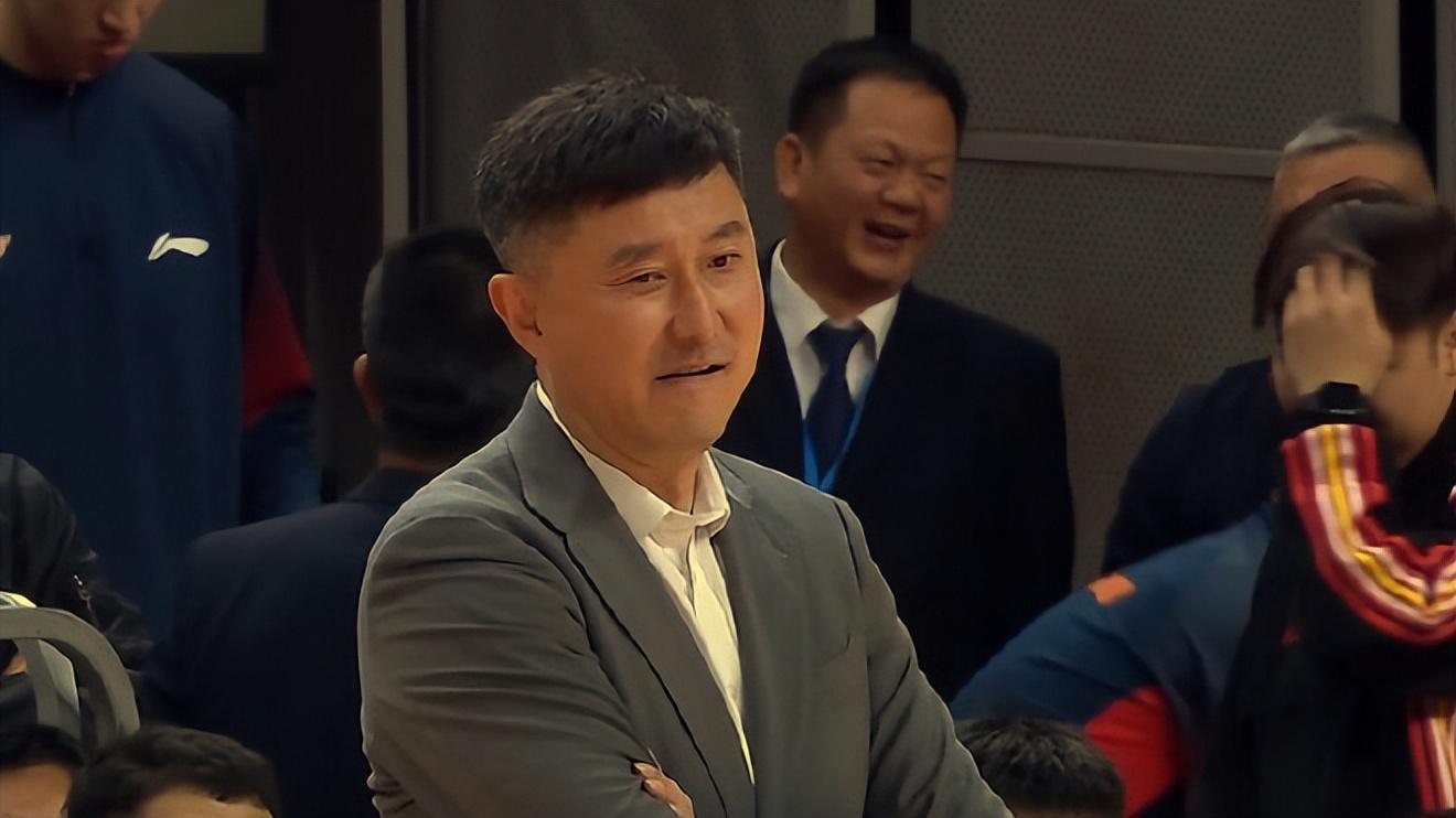 世预赛官网客户端-上海淘汰广东进四强！卢伟给足了杜锋面子，否则赢30分都不成问题