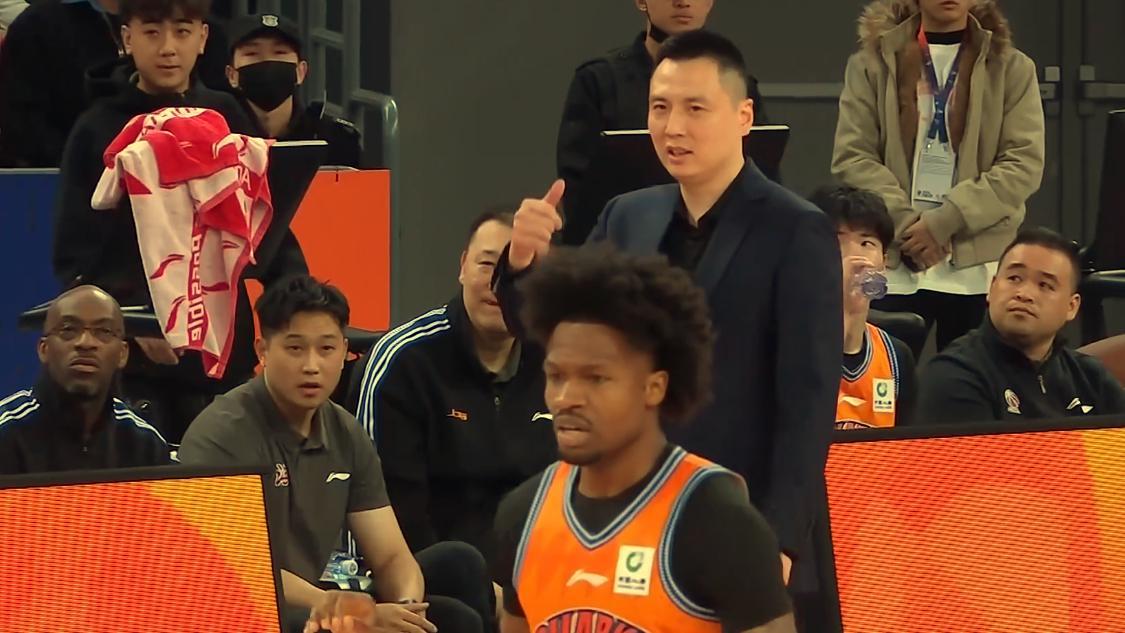 世预赛官网客户端-上海淘汰广东进四强！卢伟给足了杜锋面子，否则赢30分都不成问题