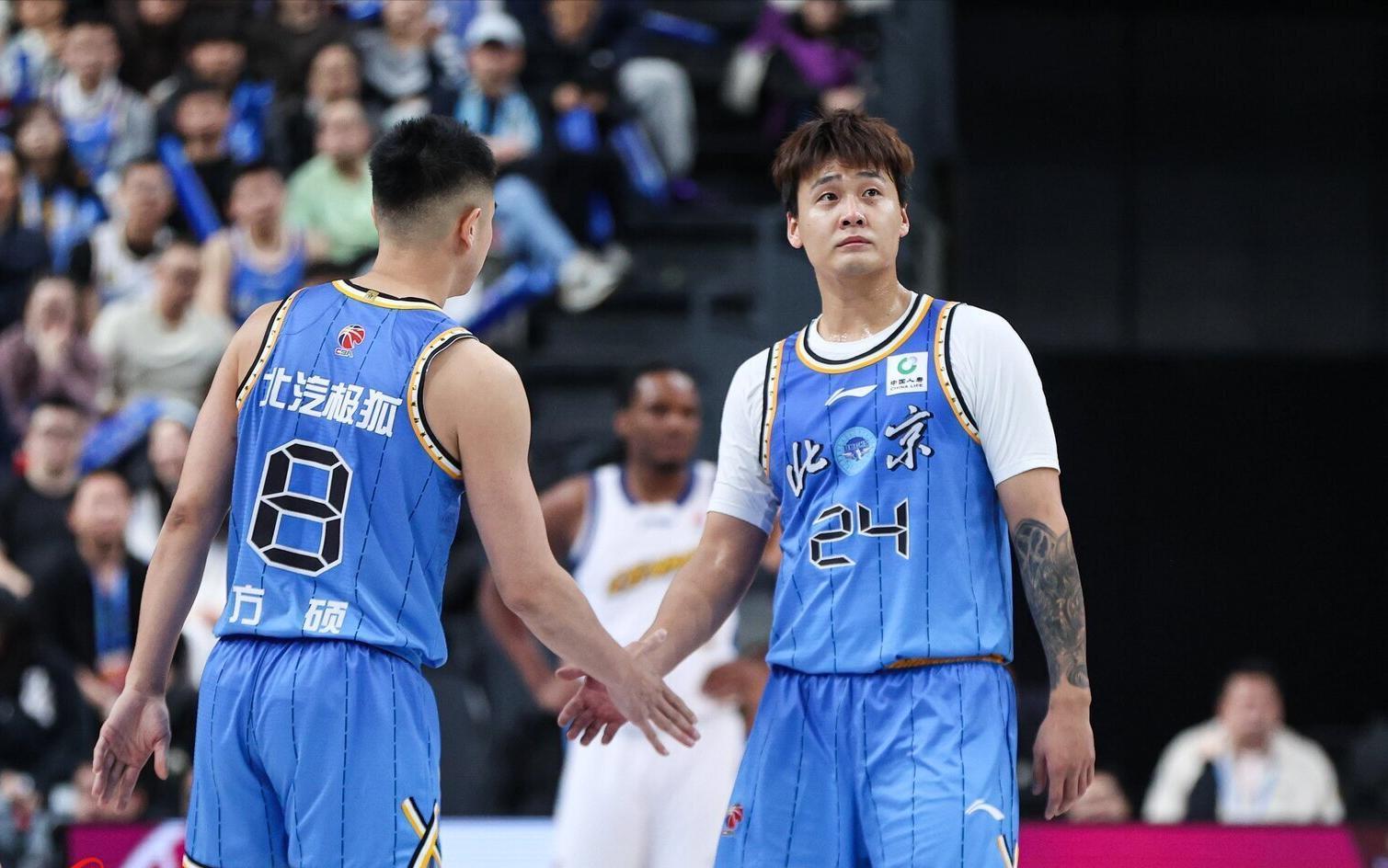 世预赛高清直播入口-周琦新帮手!2米13中锋签约北京,上海外援不敢嚣张,杜锋心凉了