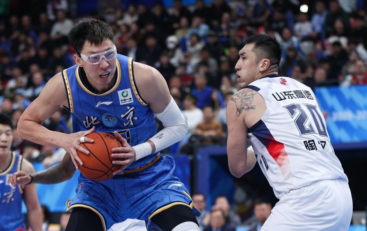 世预赛高清直播入口-周琦新帮手!2米13中锋签约北京,上海外援不敢嚣张,杜锋心凉了