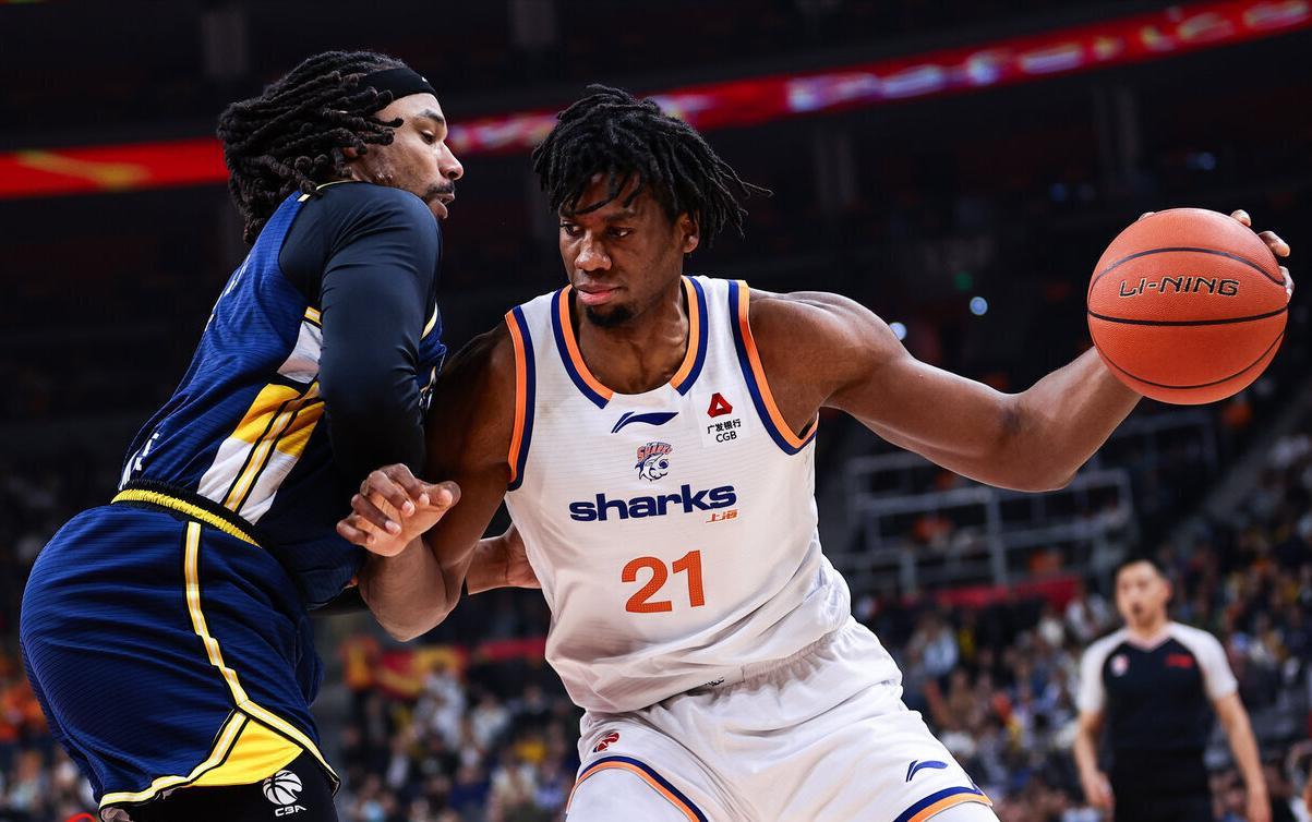 世预赛高清直播入口-周琦新帮手!2米13中锋签约北京,上海外援不敢嚣张,杜锋心凉了