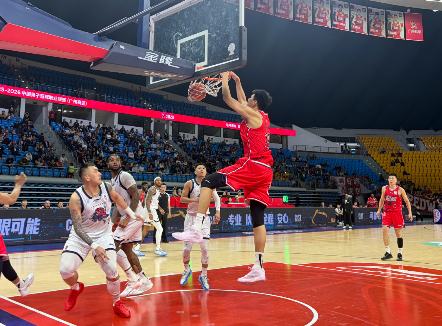 世预赛高清直播入口-17+10+4帽！徐昕爆了！护框碾压，进攻完美终结，把山东打绝望了