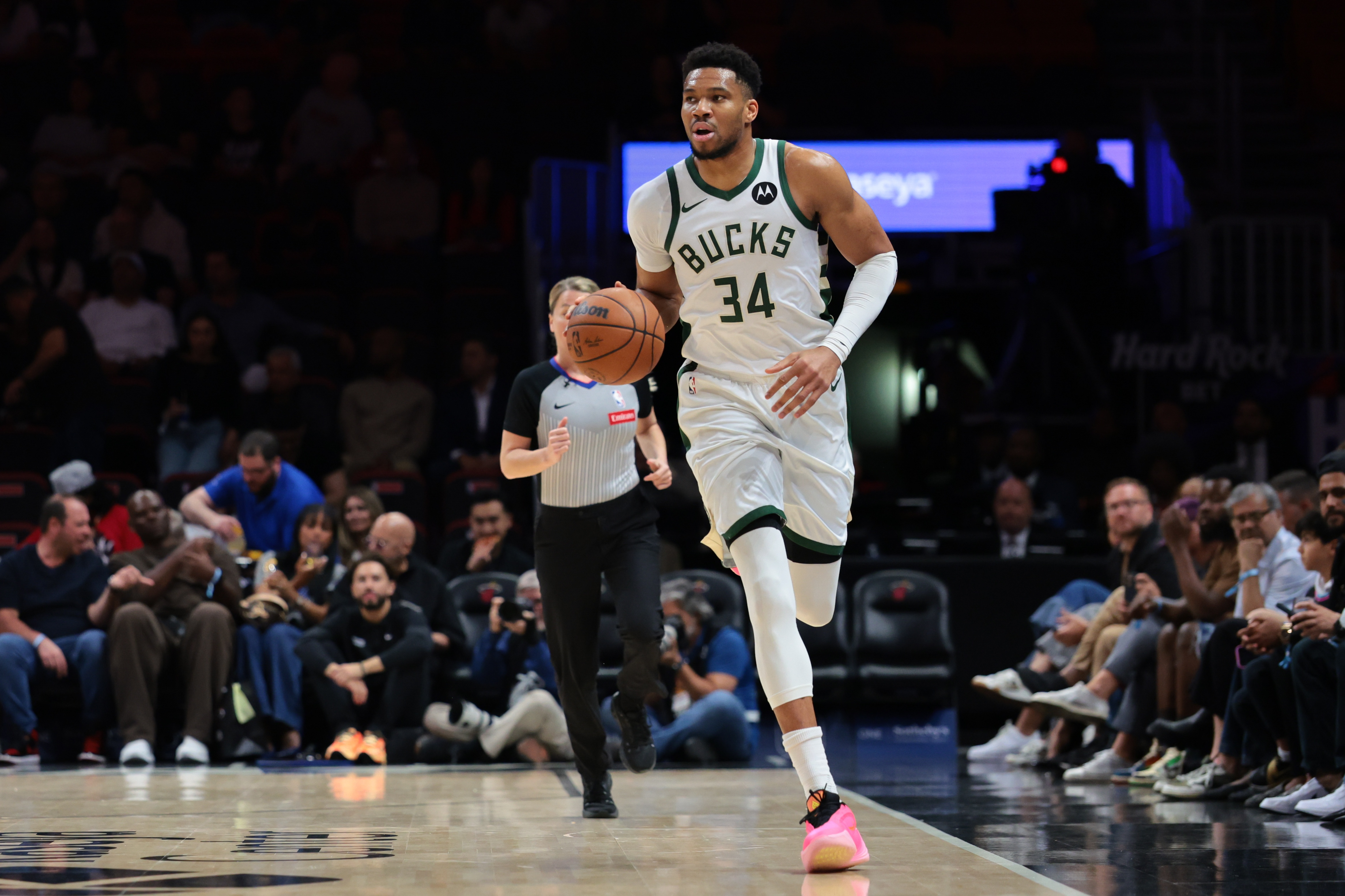 世界杯预选赛下载-30+三双谁最多?第一遥不可及 东欧双胖来势汹汹 威詹登字乔在列