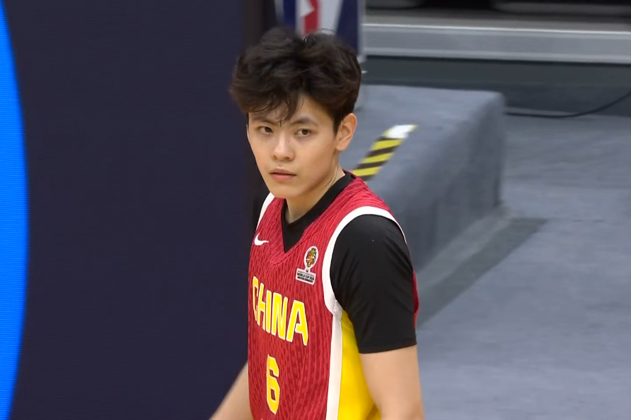 中国女篮险胜捷克,王思雨末节连砍9分拒绝逆转,张子宇4分2篮板