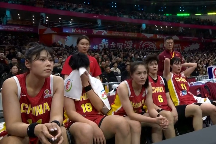 中国女篮险胜捷克,王思雨末节连砍9分拒绝逆转,张子宇4分2篮板