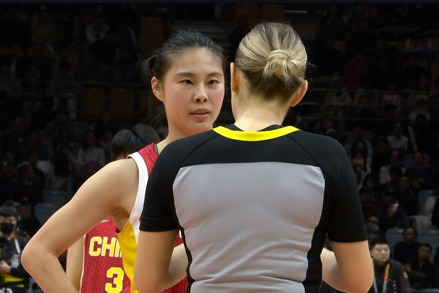 中国女篮险胜捷克,王思雨末节连砍9分拒绝逆转,张子宇4分2篮板