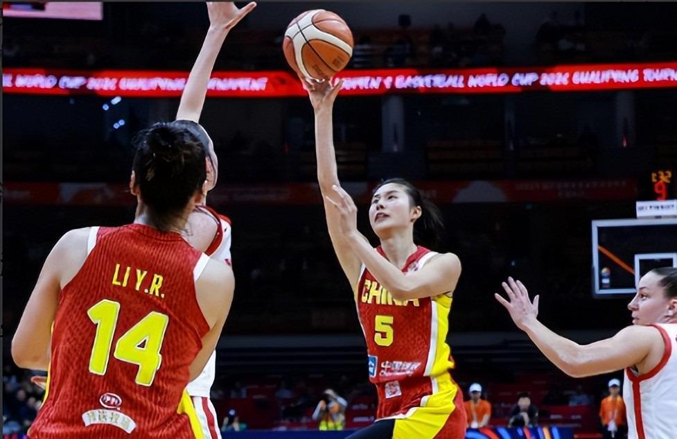 世预赛官方app下载-出线了！中国女篮84-74，数据一目了然，不是韩旭，最大功臣是她