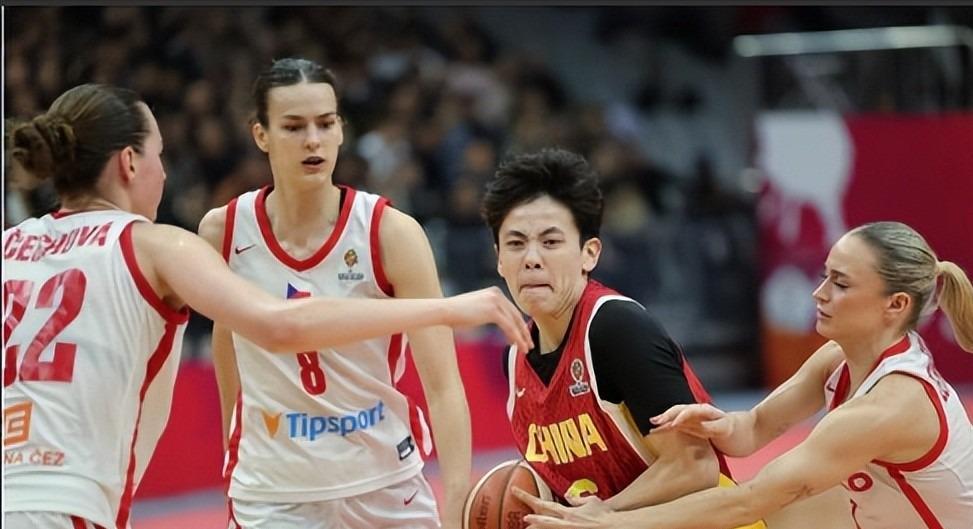 世预赛官方app下载-出线了！中国女篮84-74，数据一目了然，不是韩旭，最大功臣是她