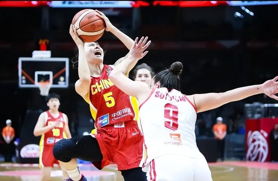 世预赛官方app下载-出线了！中国女篮84-74，数据一目了然，不是韩旭，最大功臣是她