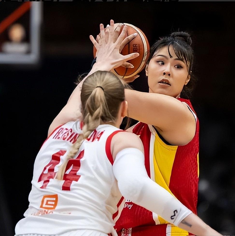 世预赛官方app下载-出线了！中国女篮84-74，数据一目了然，不是韩旭，最大功臣是她