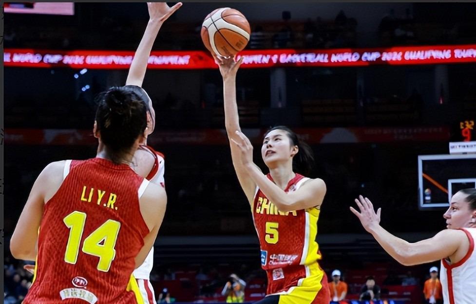 世预赛官方app下载-出线了！中国女篮84-74，数据一目了然，不是韩旭，最大功臣是她
