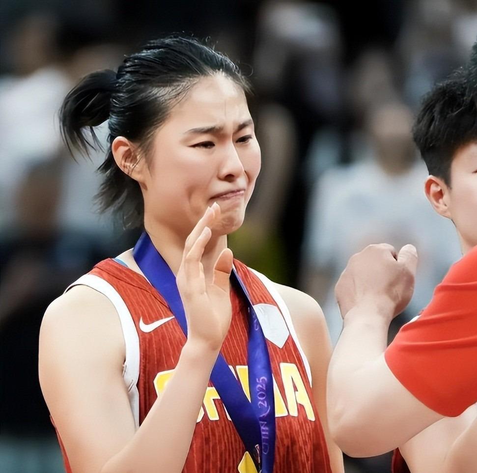 世预赛官方app下载-出线了！中国女篮84-74，数据一目了然，不是韩旭，最大功臣是她