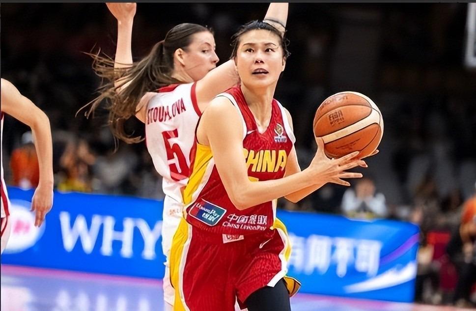 世预赛官方app下载-出线了！中国女篮84-74，数据一目了然，不是韩旭，最大功臣是她